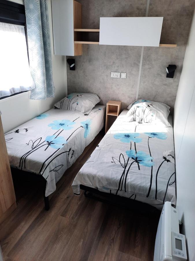 Jpp Marie Ange Proprietaire Hotel Saint-Julien-en-Born Kültér fotó