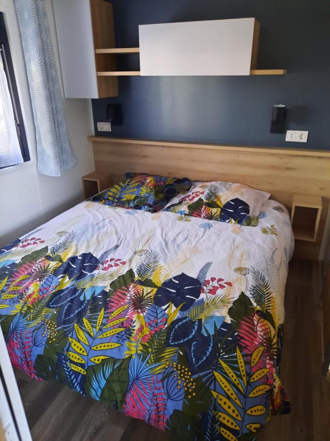 Jpp Marie Ange Proprietaire Hotel Saint-Julien-en-Born Kültér fotó