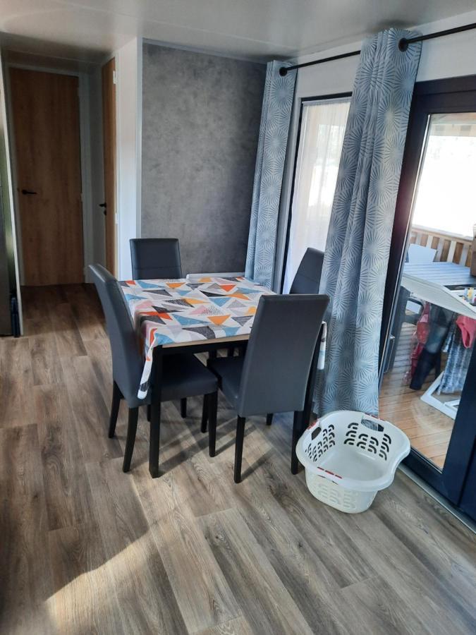 Jpp Marie Ange Proprietaire Hotel Saint-Julien-en-Born Kültér fotó