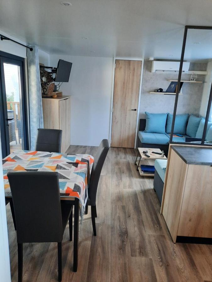 Jpp Marie Ange Proprietaire Hotel Saint-Julien-en-Born Kültér fotó
